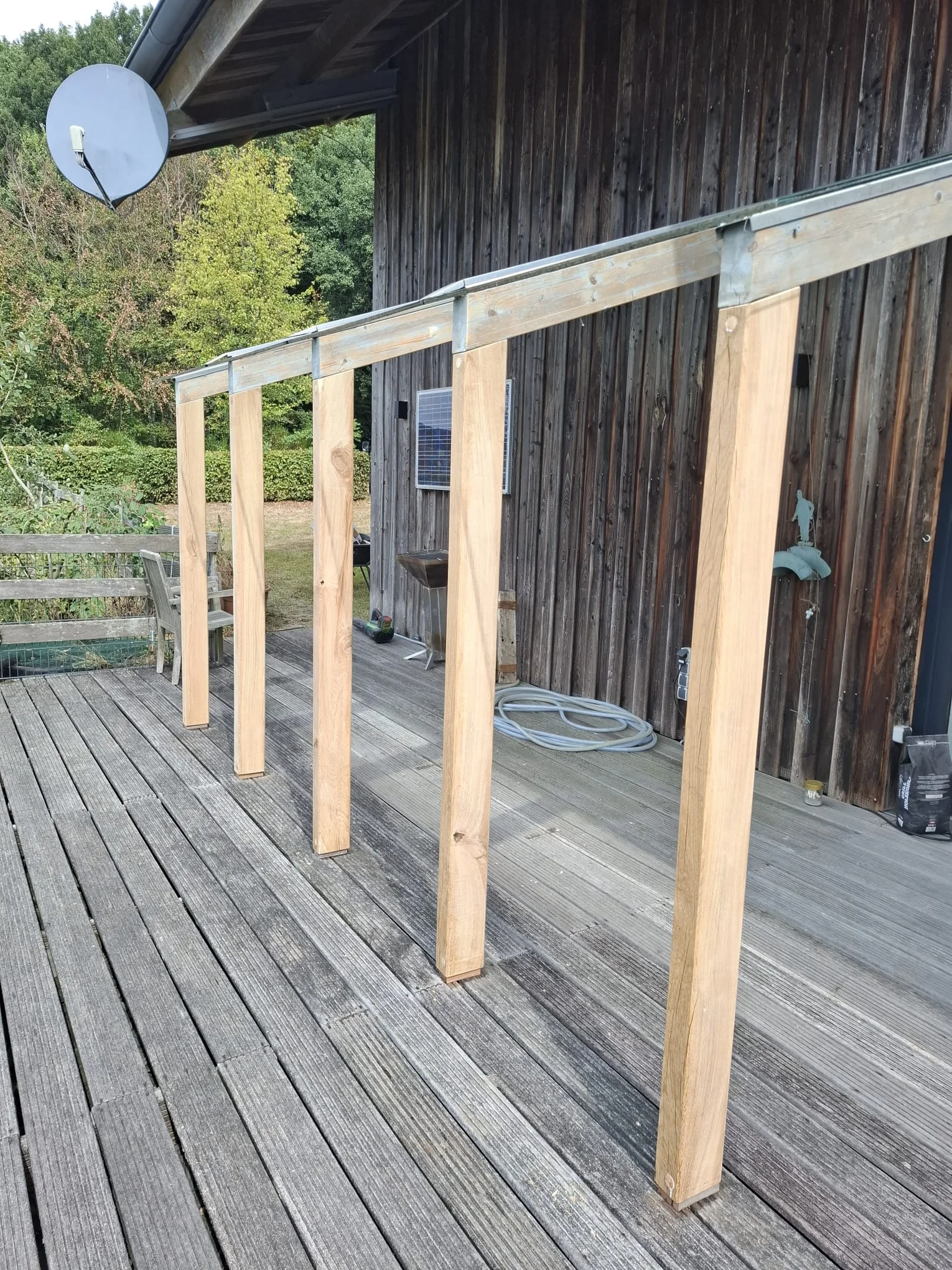 Terrassenüberdachung Holzkonstruktion im Rohbau – ZH Mathia